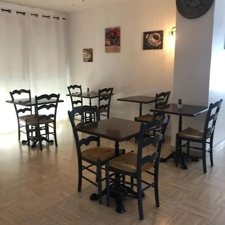 Le Relais Hotel